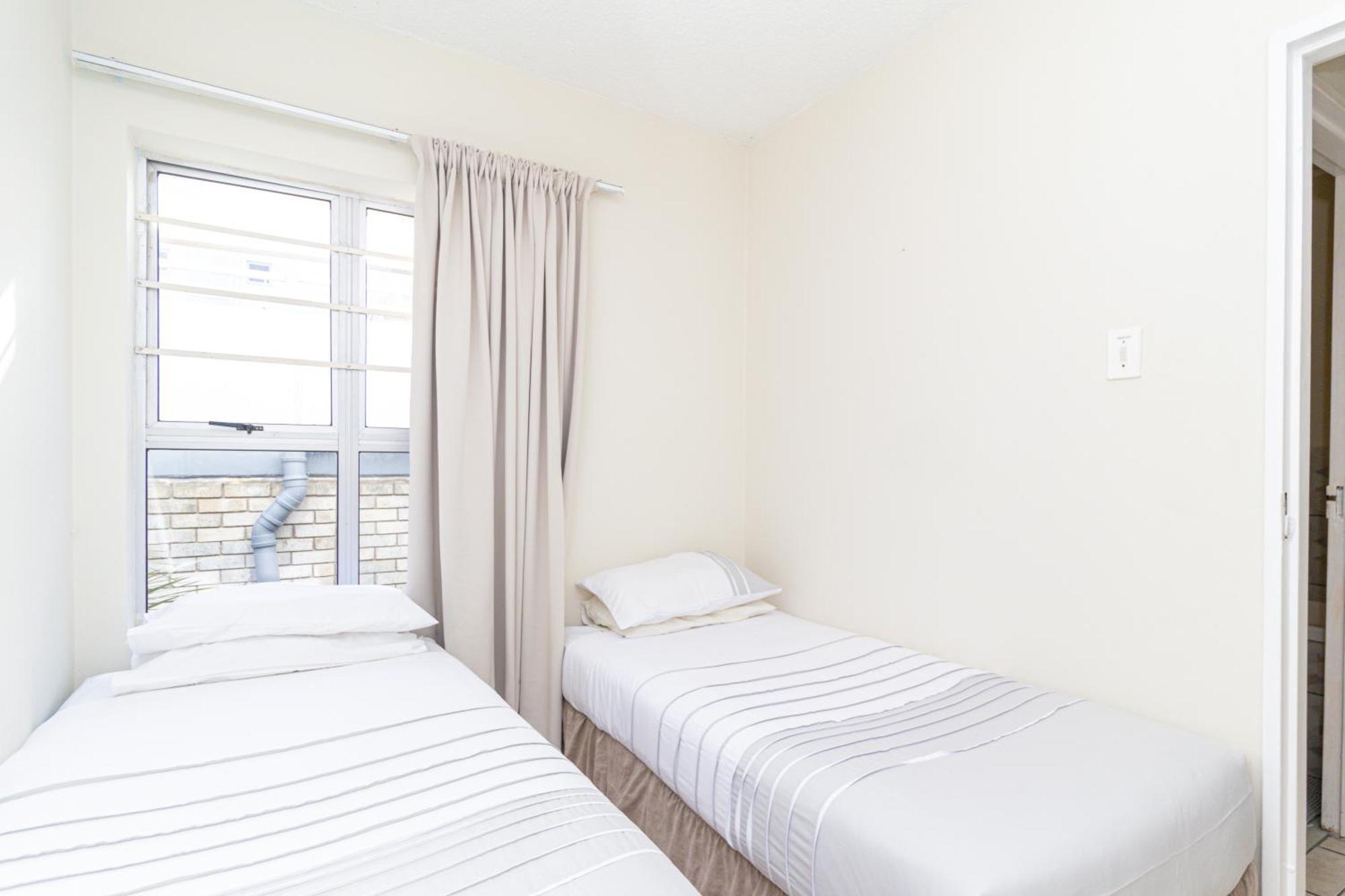 Modern Seaview Apartment Port Elizabeth Exterior photo